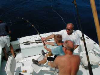 Youngster fights a Bullshark in Key West